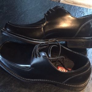 Kenneth Cole Unlisted Mens Shoes